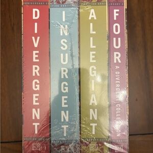 Divergent Series Anniversary Edition Book Set